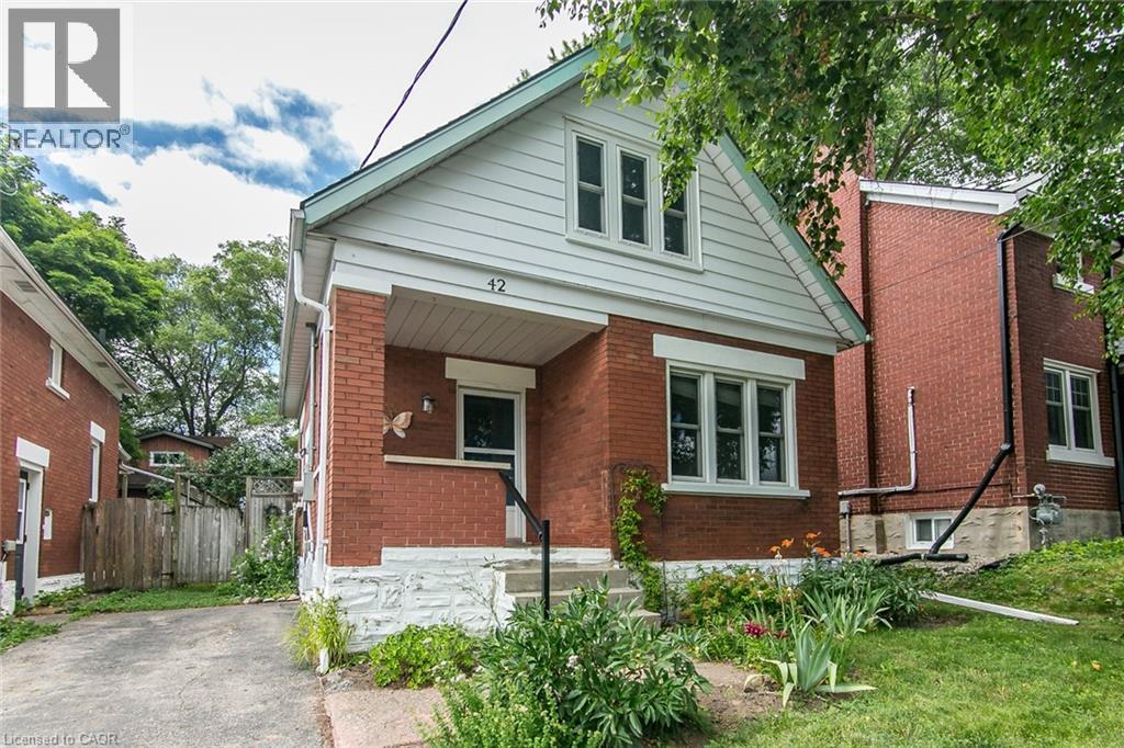 42 GUELPH Street — photo 2
