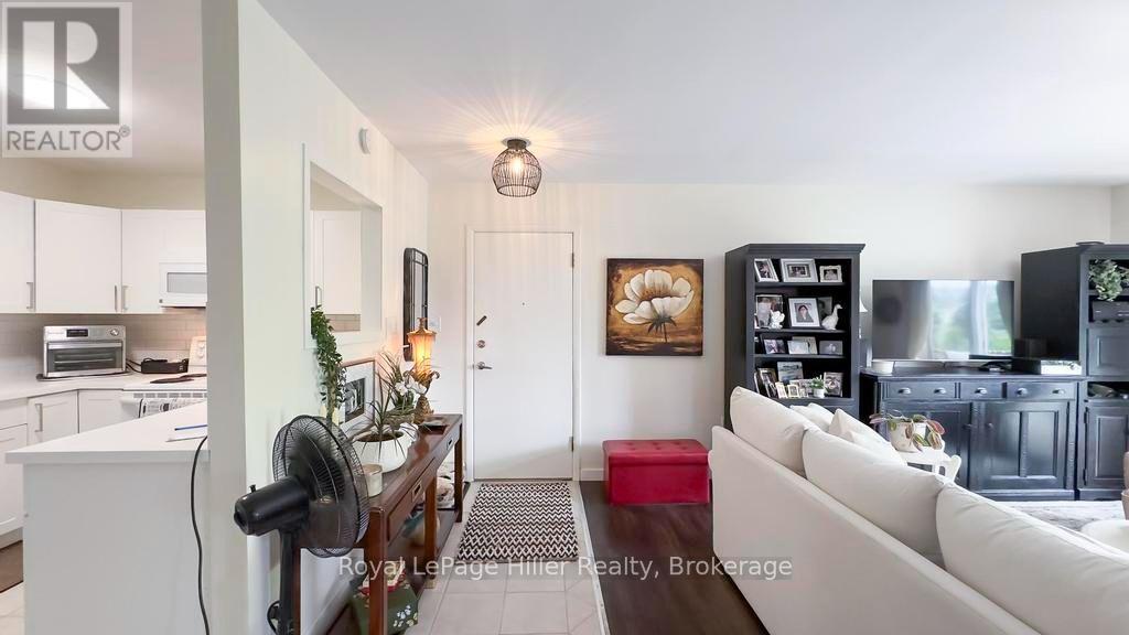 98 WILLIAM STREET E - 16