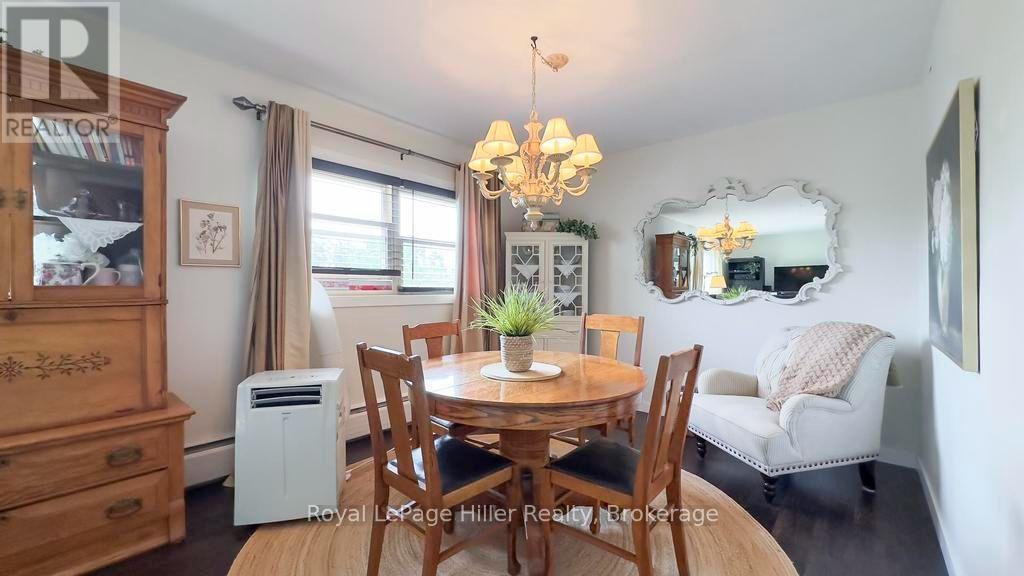 98 WILLIAM STREET E - 21