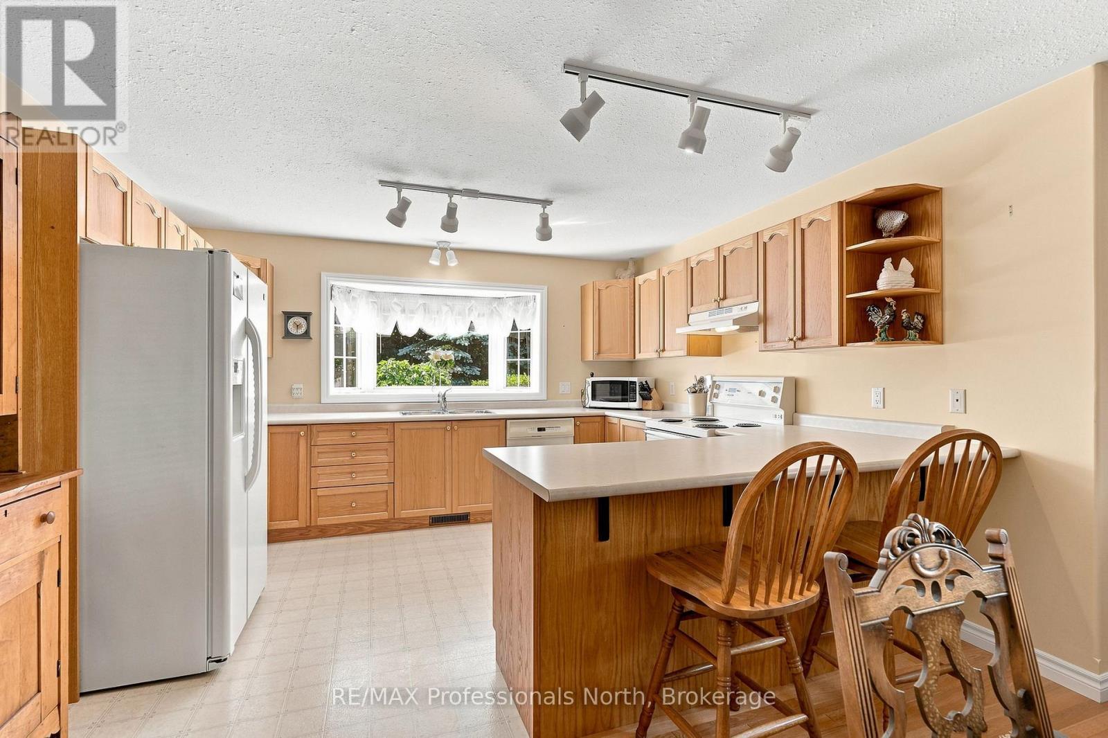26 HERITAGE CRESCENT - Image 7