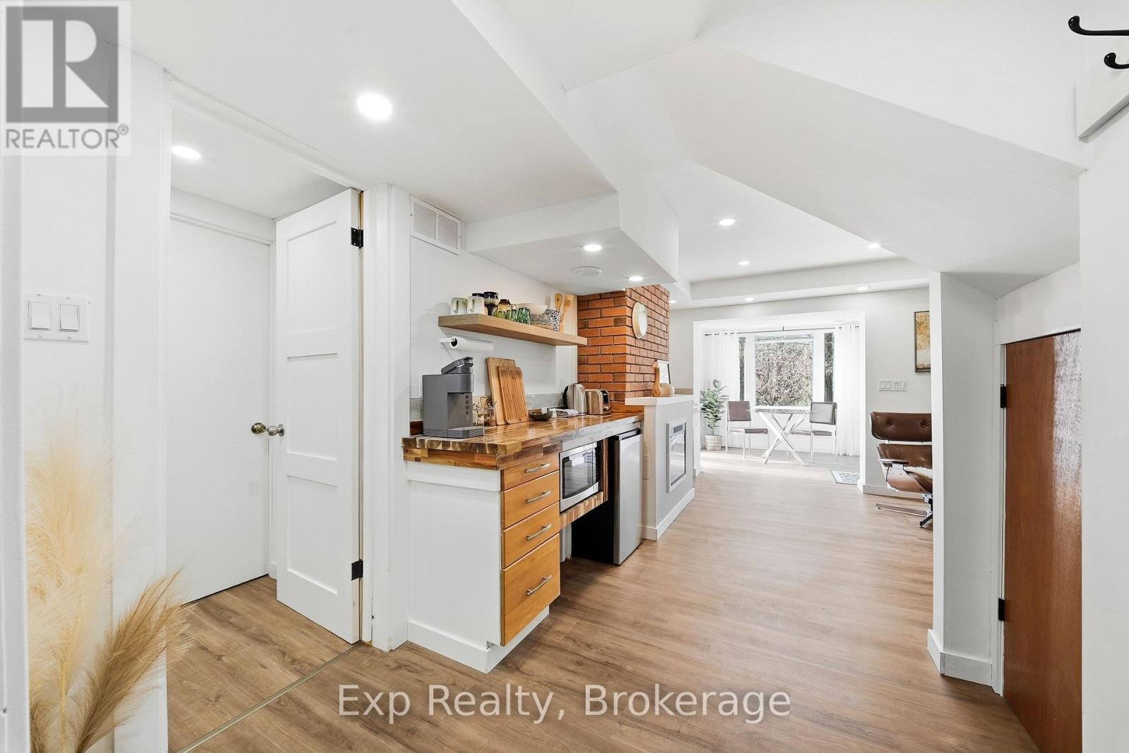 1852 STOCKDALE ROAD - 23