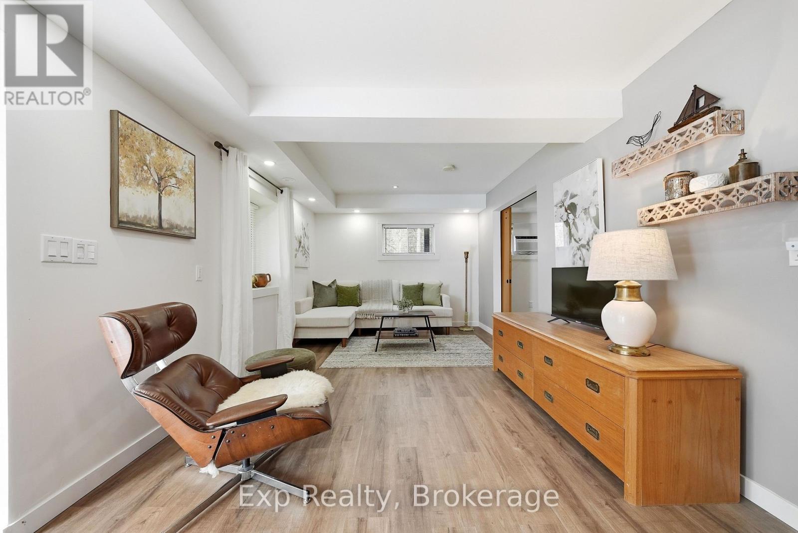 1852 STOCKDALE ROAD - 24