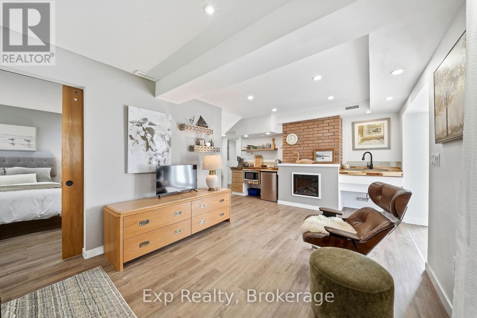 1852 STOCKDALE ROAD - 25