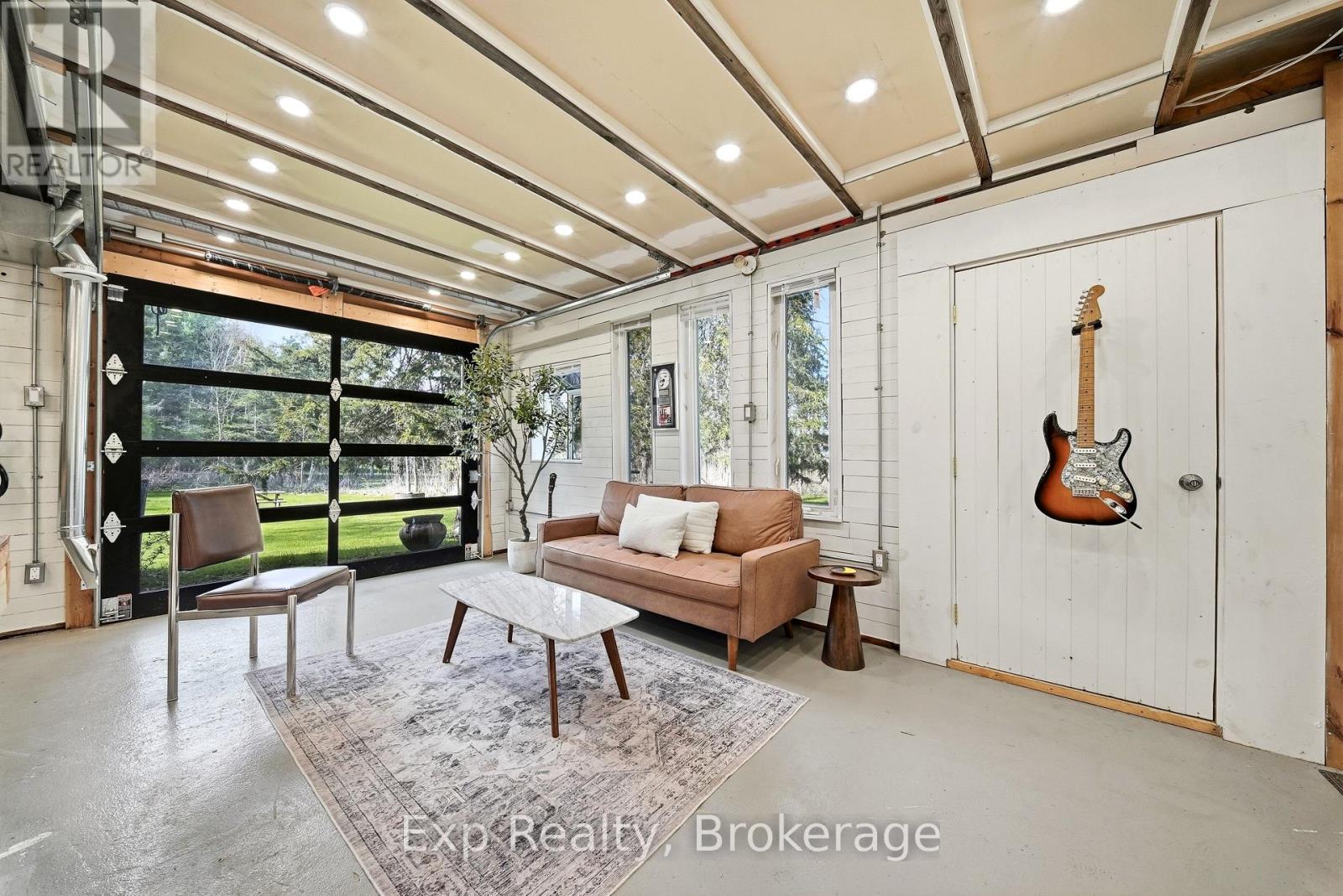 1852 STOCKDALE ROAD - 38