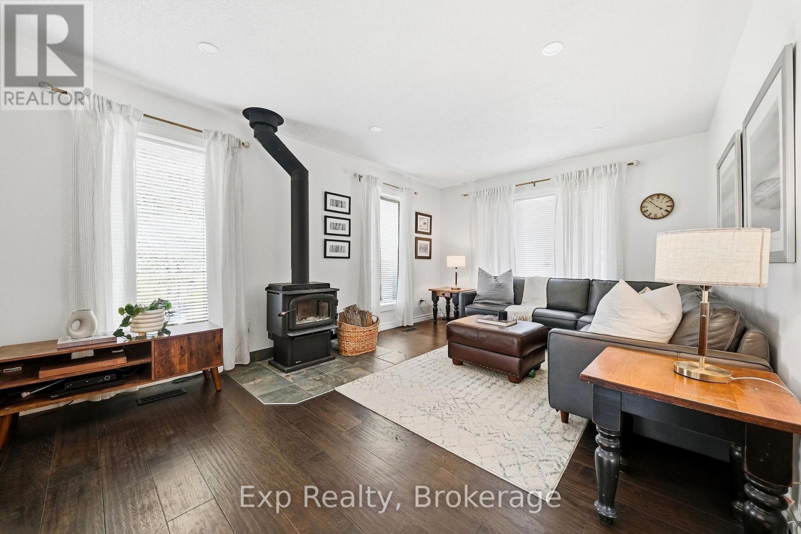 1852 STOCKDALE ROAD - 6