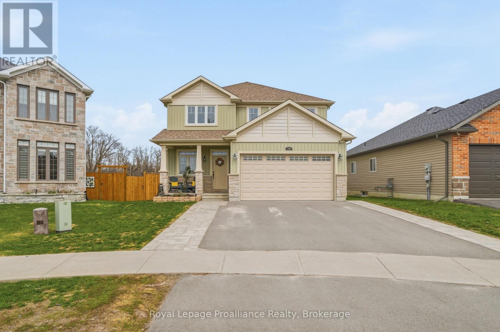 38 REDWOOD DRIVE - 1