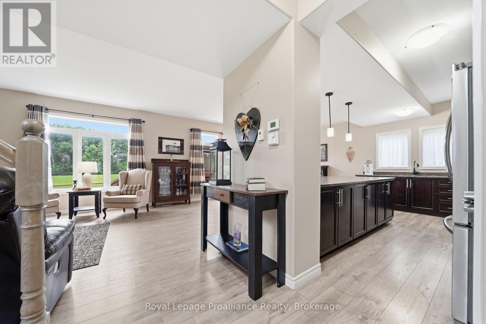 38 REDWOOD DRIVE - 18