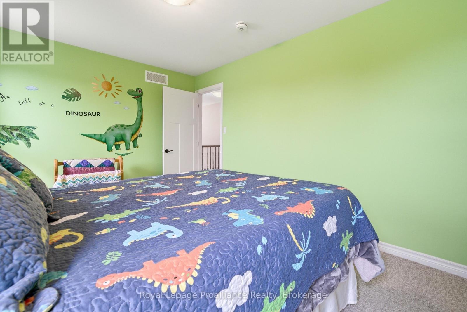 38 REDWOOD DRIVE - 20