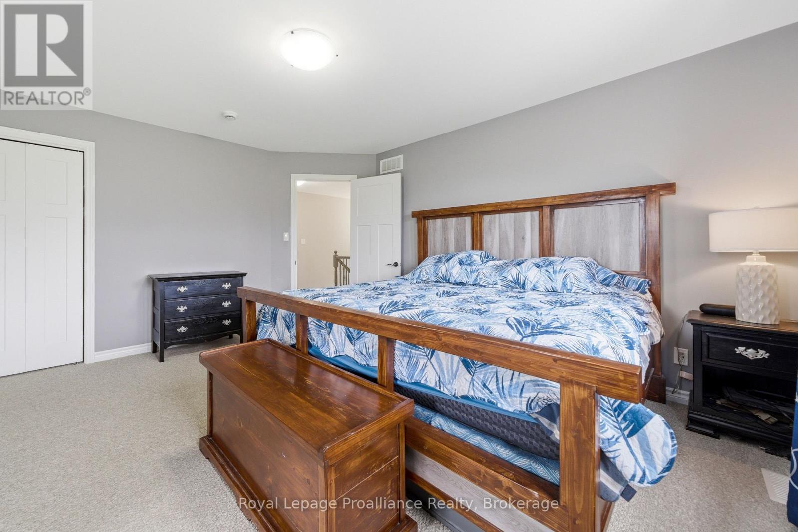 38 REDWOOD DRIVE - 24