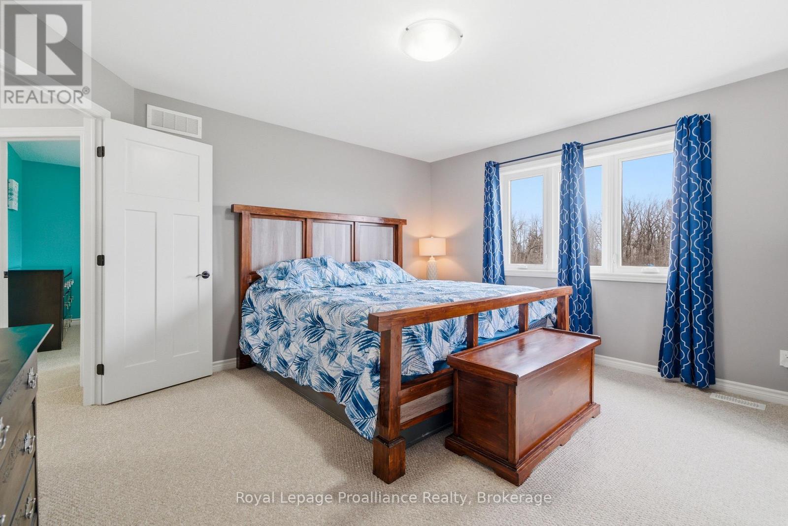 38 REDWOOD DRIVE - 25