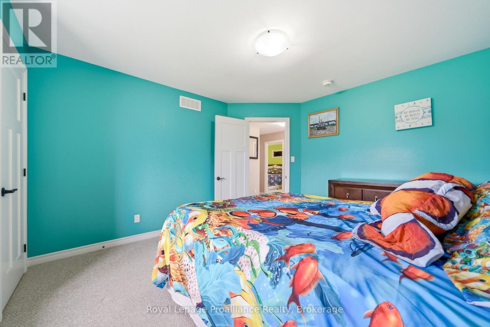 38 REDWOOD DRIVE - 29