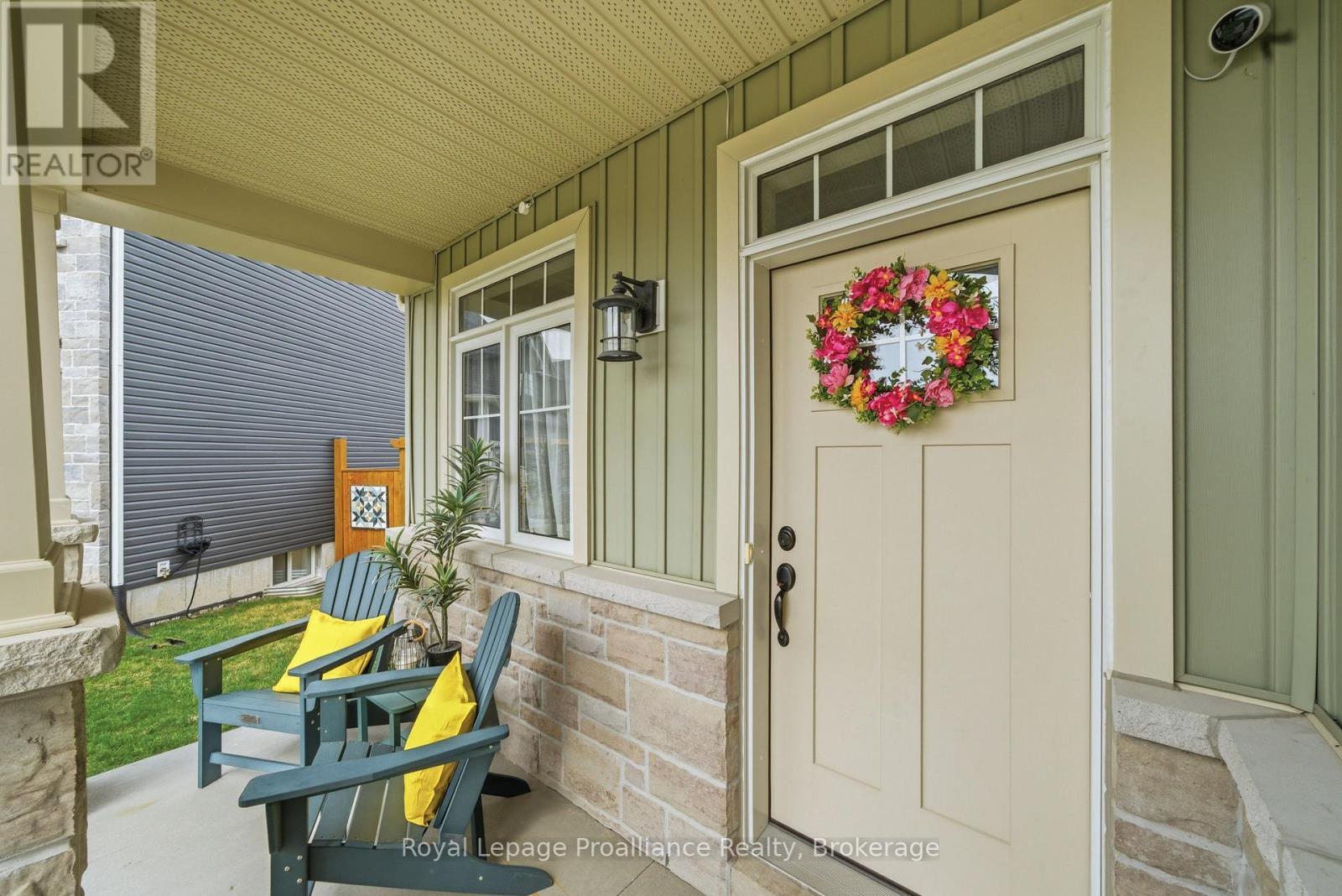 38 REDWOOD DRIVE - 4