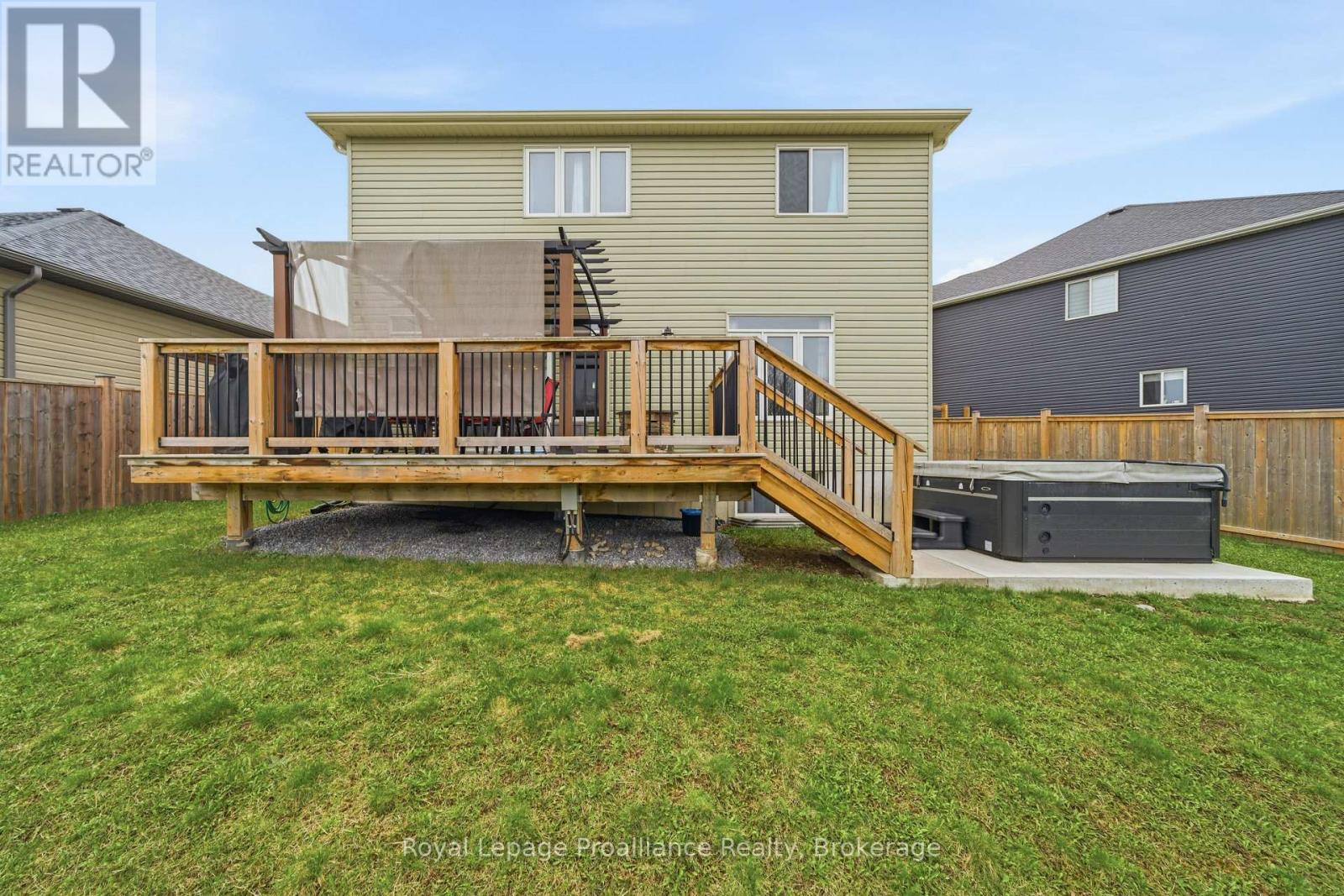 38 REDWOOD DRIVE - 47