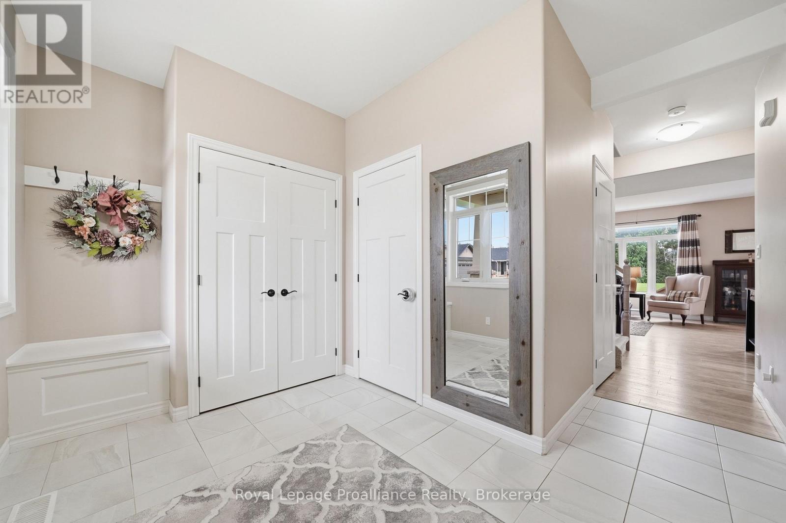 38 REDWOOD DRIVE - 5
