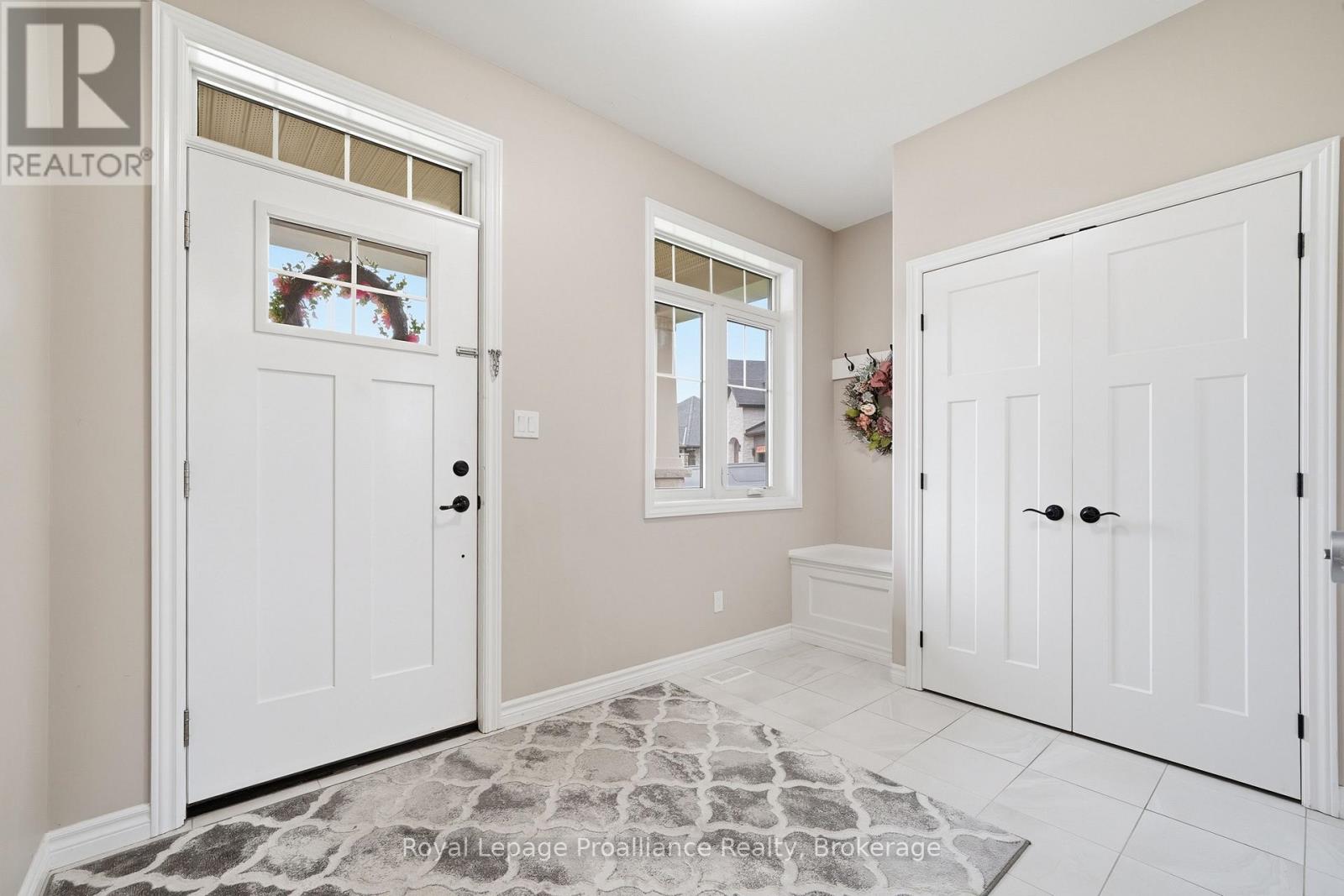 38 REDWOOD DRIVE - 6