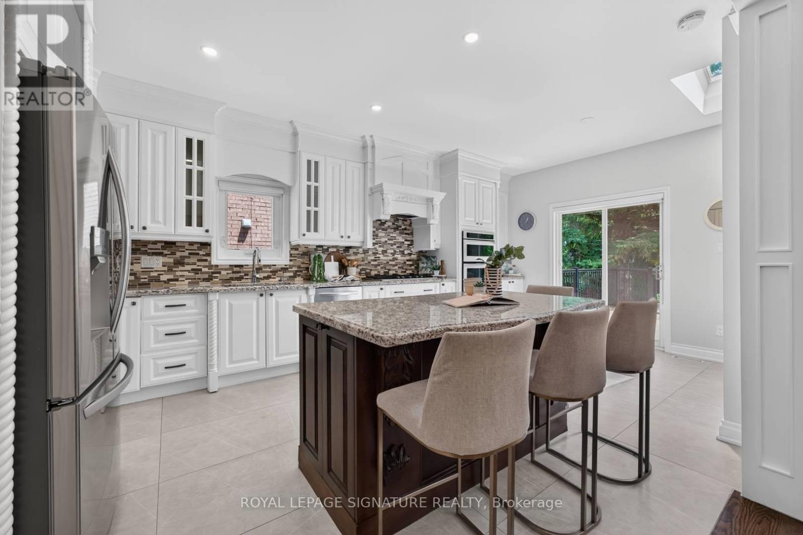 253 BYNG AVENUE - 18