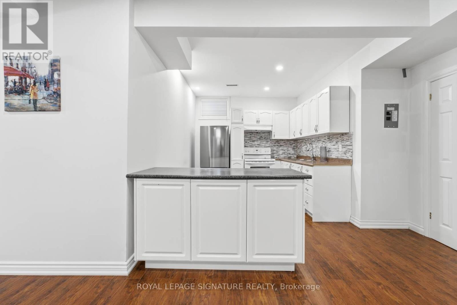 253 BYNG AVENUE - 32