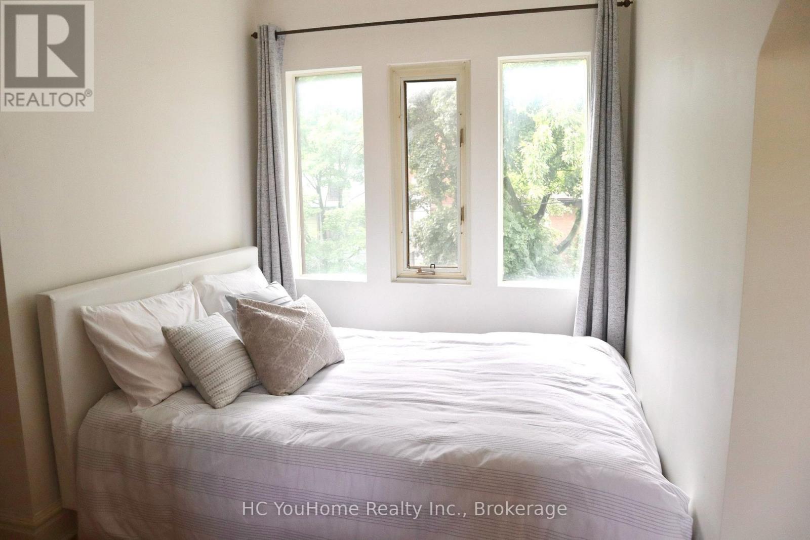 7 BADGEROW AVENUE - 13