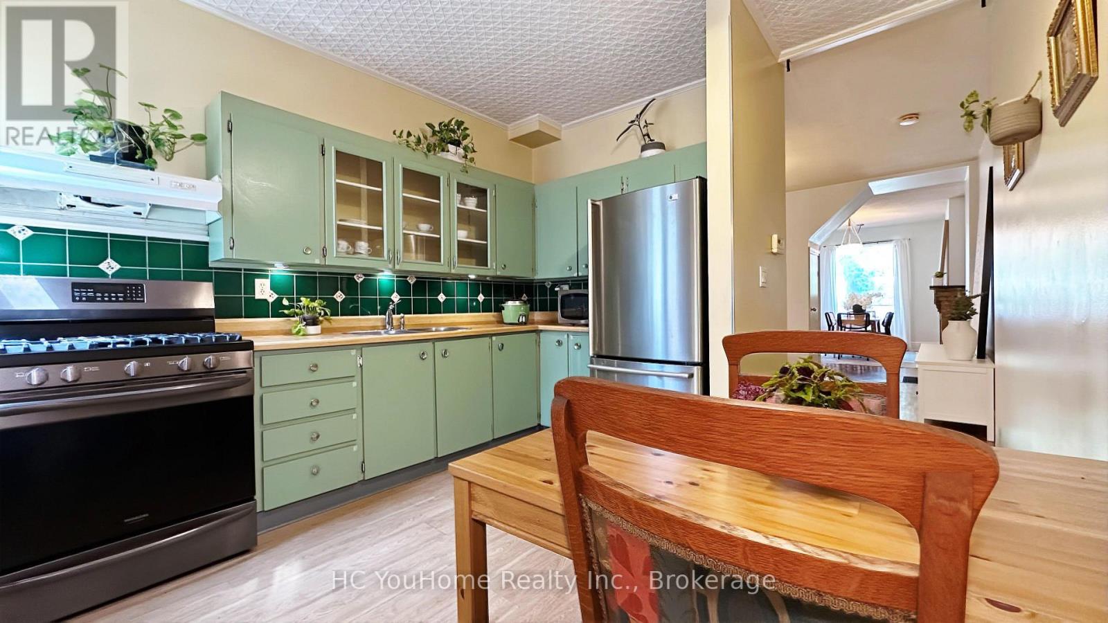7 BADGEROW AVENUE - 6