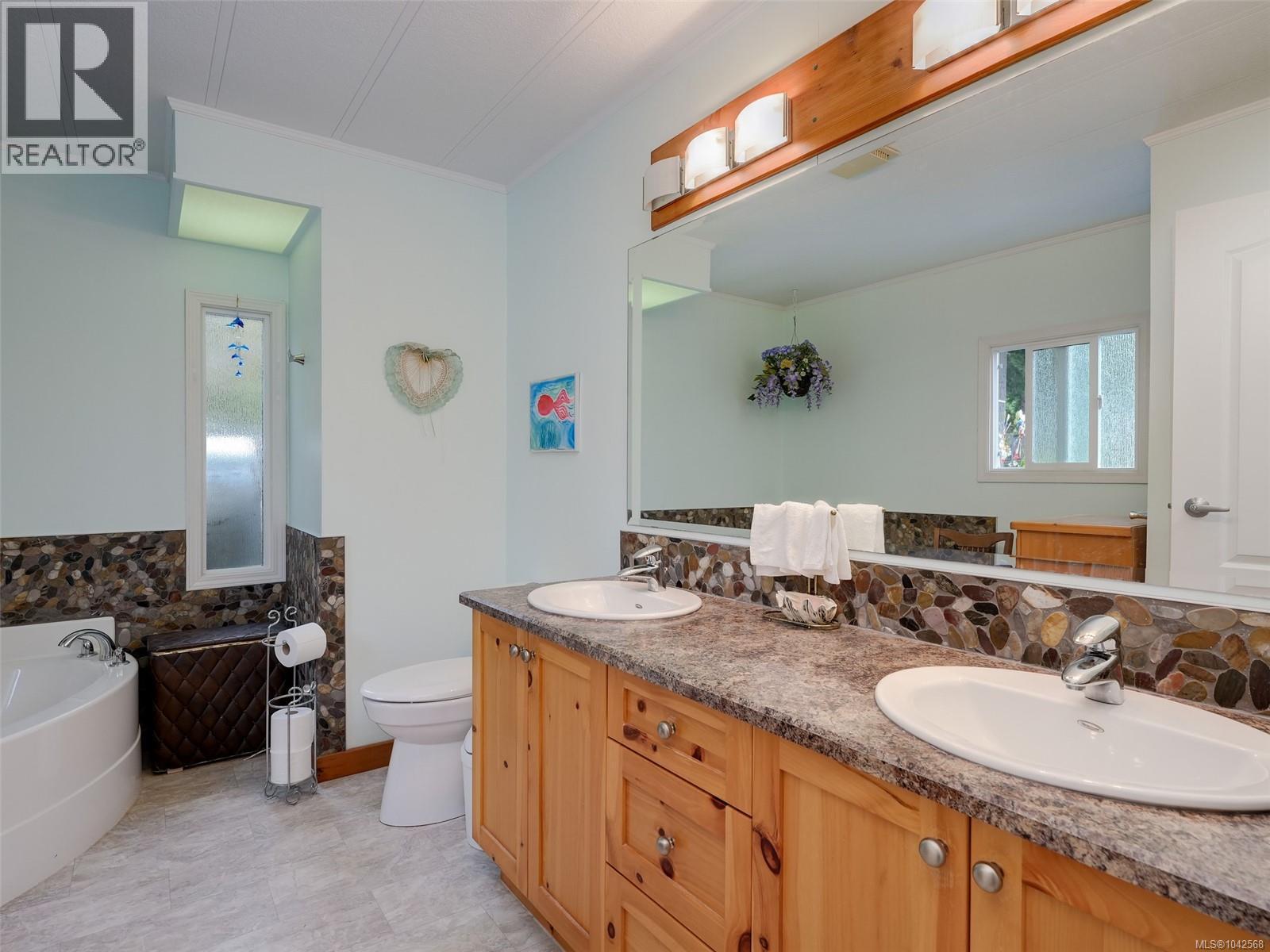 #71 5838 Blythwood Rd - 15