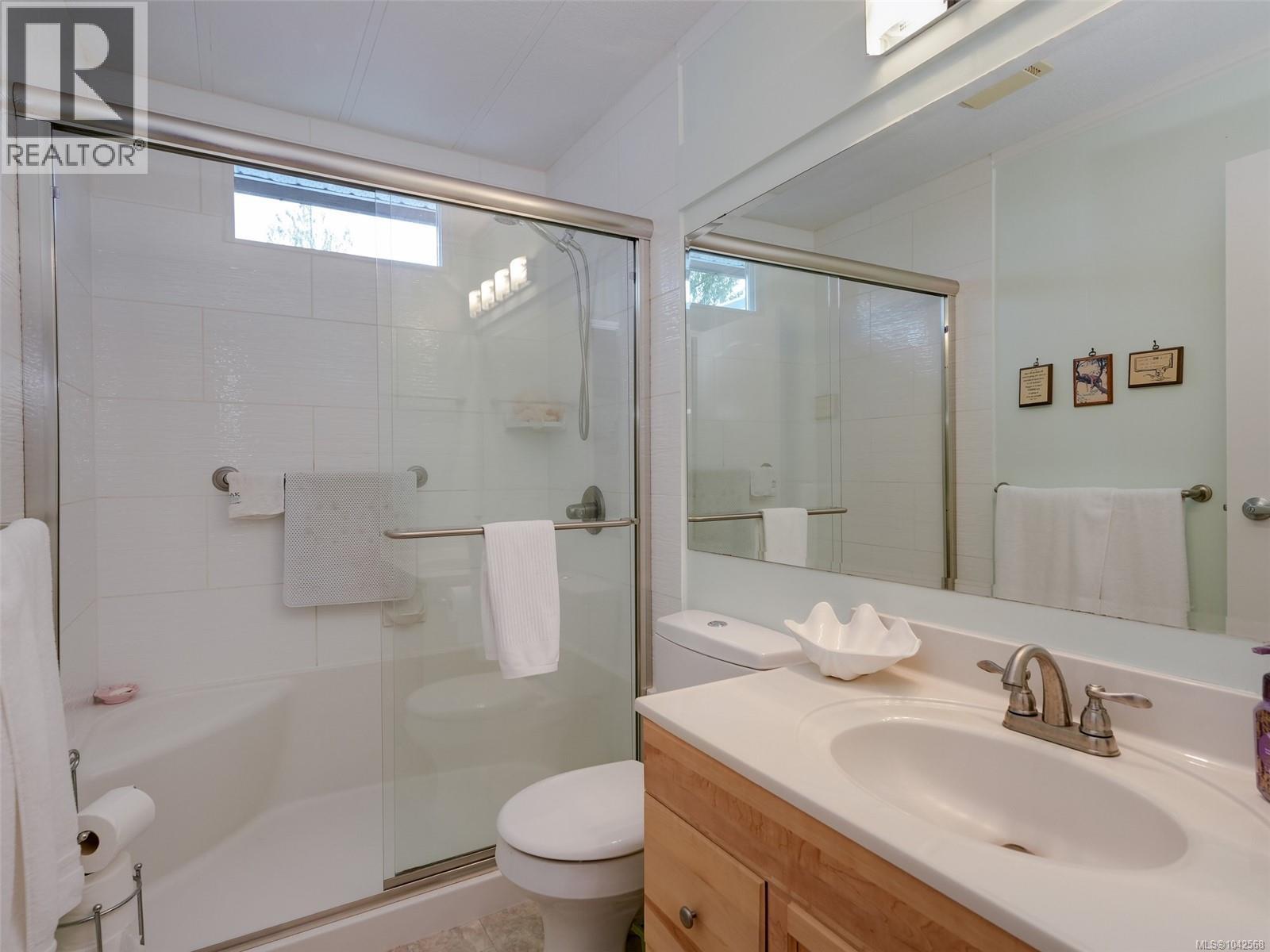 #71 5838 Blythwood Rd - 18