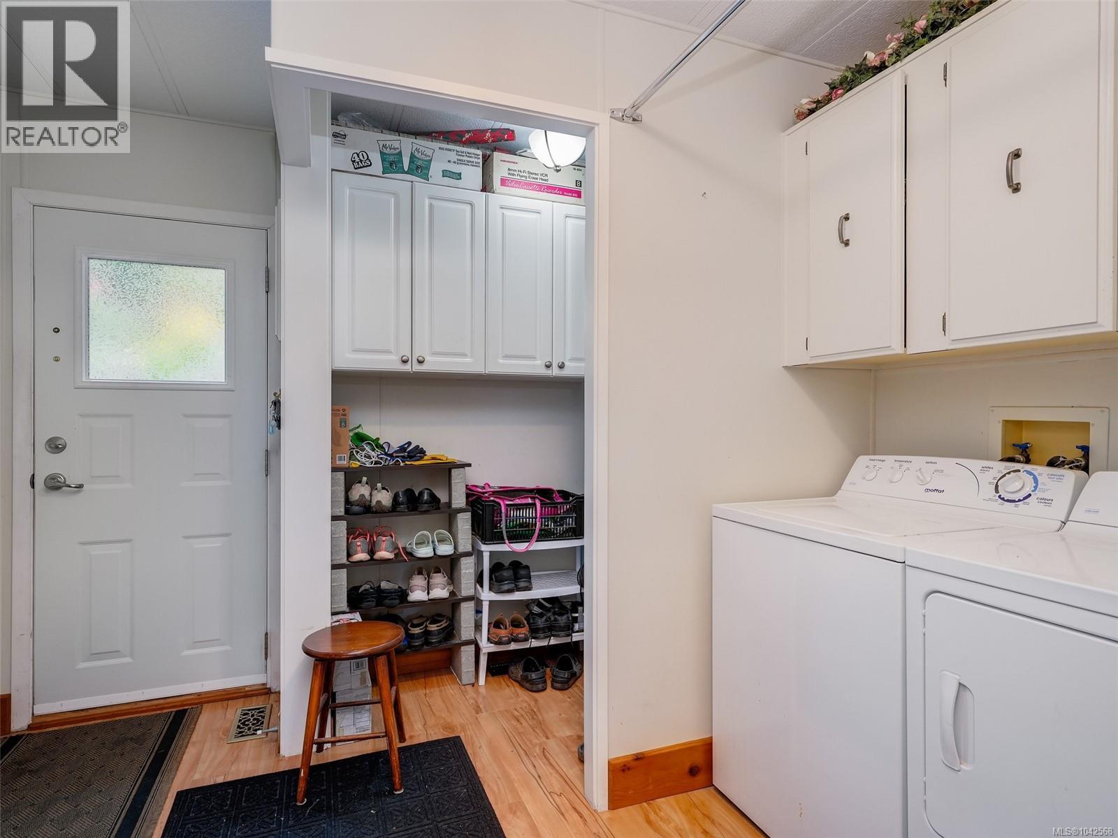 #71 5838 Blythwood Rd - 19