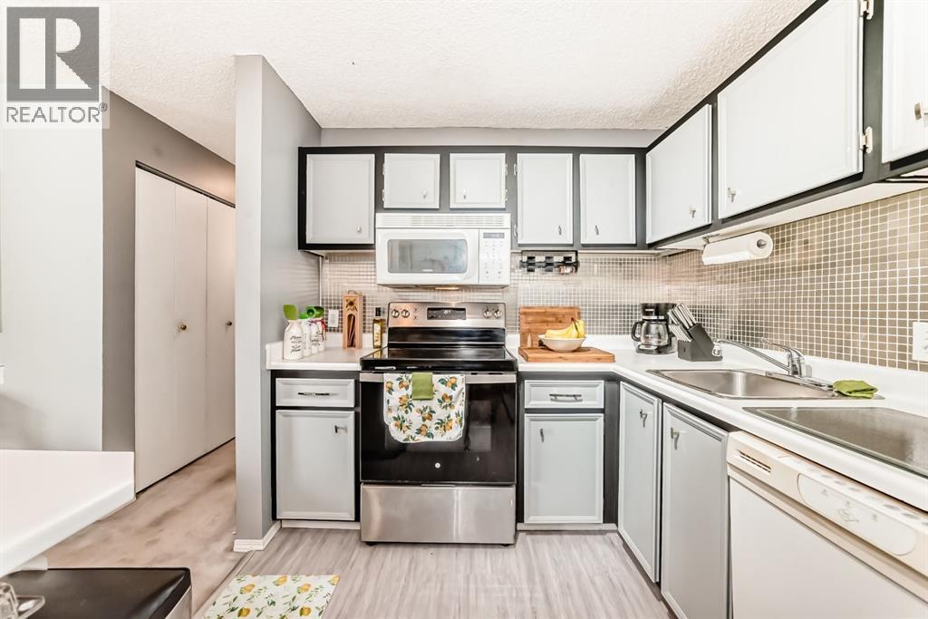 51 Cedar Springs Gardens SW - 15