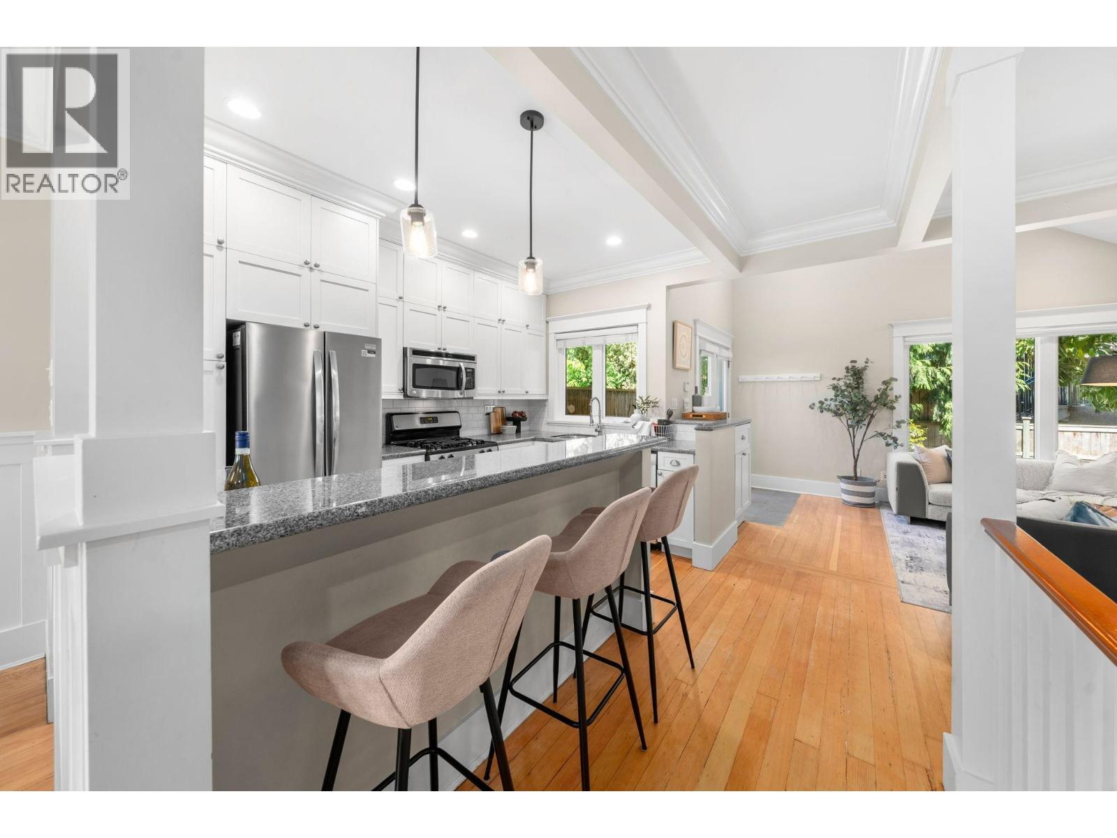 396 E KEITH ROAD, North Vancouver