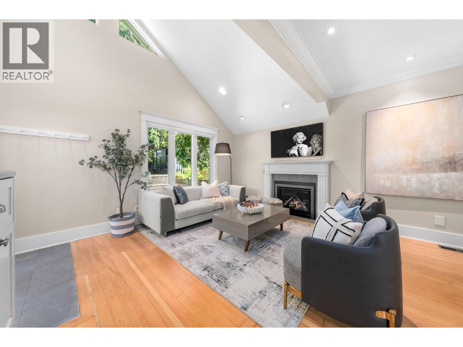 396 E KEITH ROAD, North Vancouver