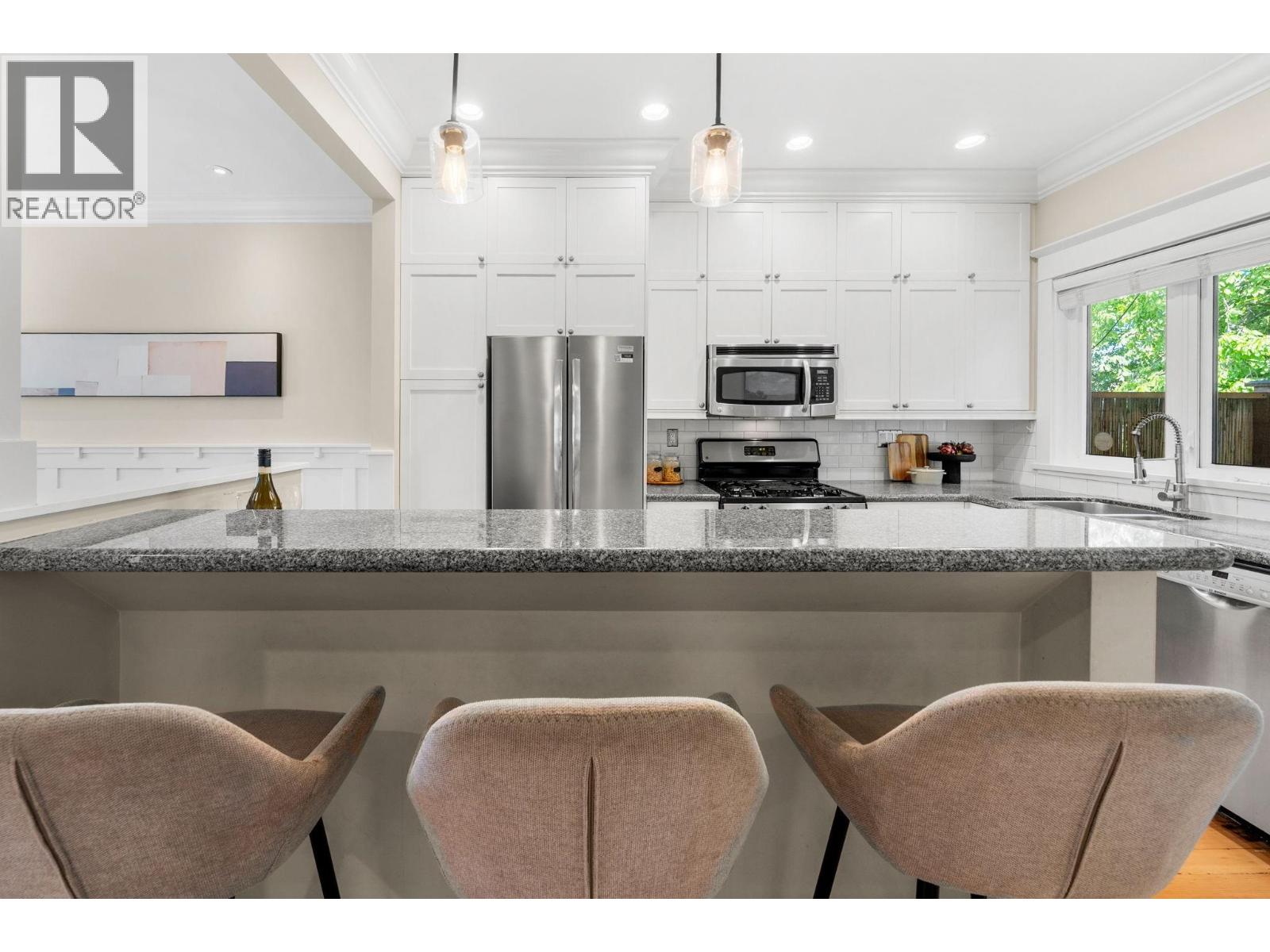 396 E KEITH ROAD, North Vancouver