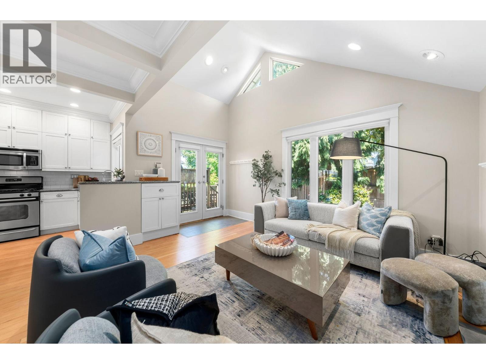 396 E KEITH ROAD, North Vancouver