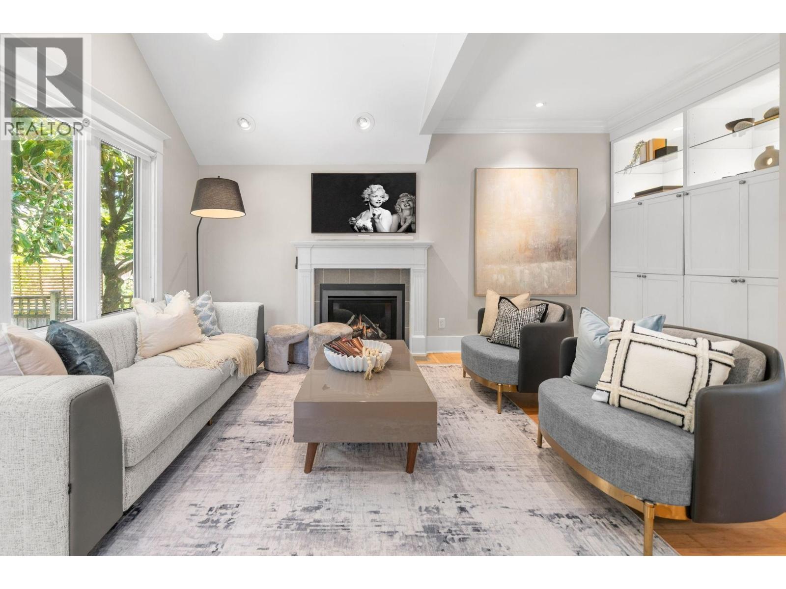 396 E KEITH ROAD, North Vancouver