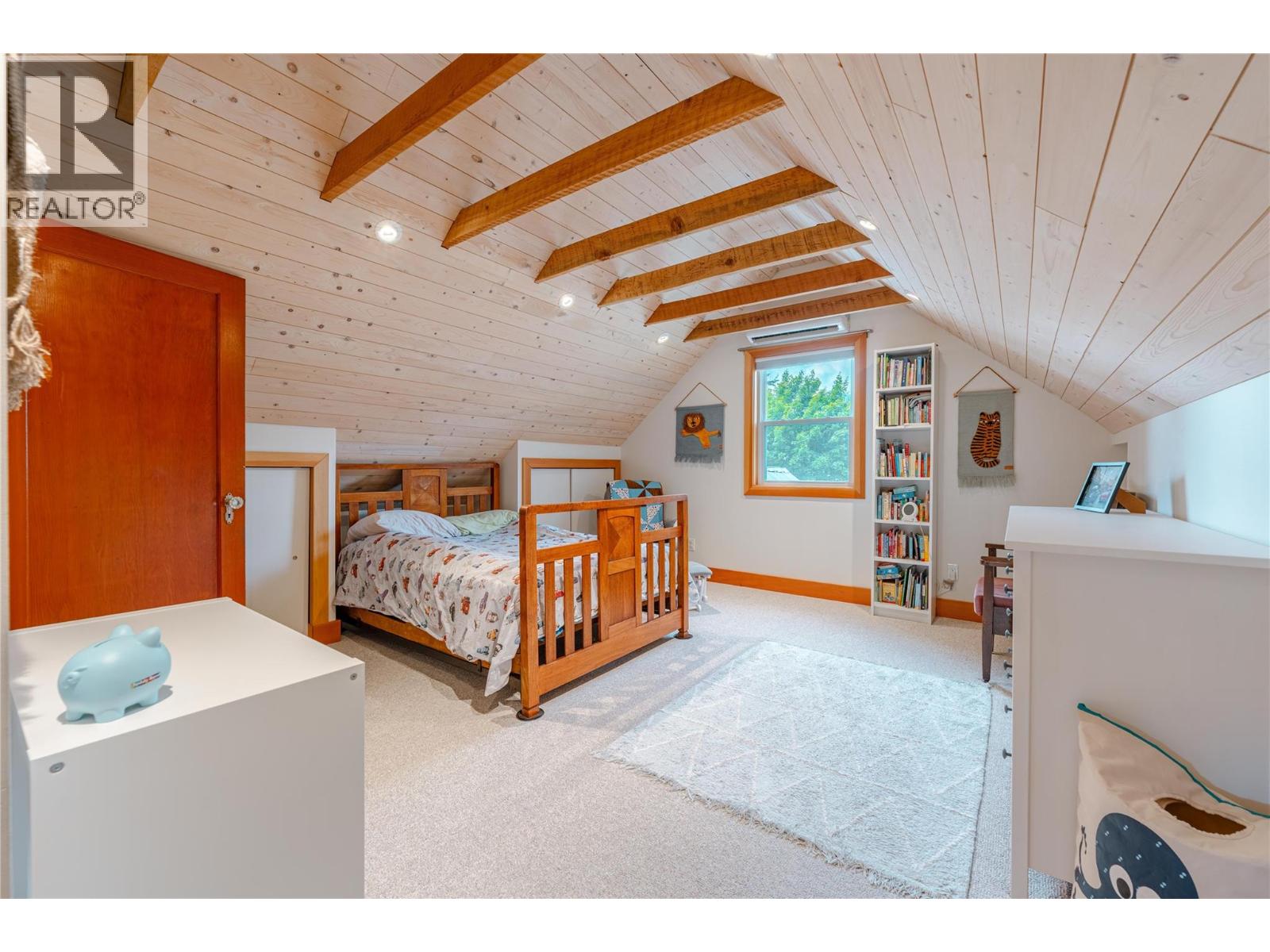 412 Third Street E, Revelstoke