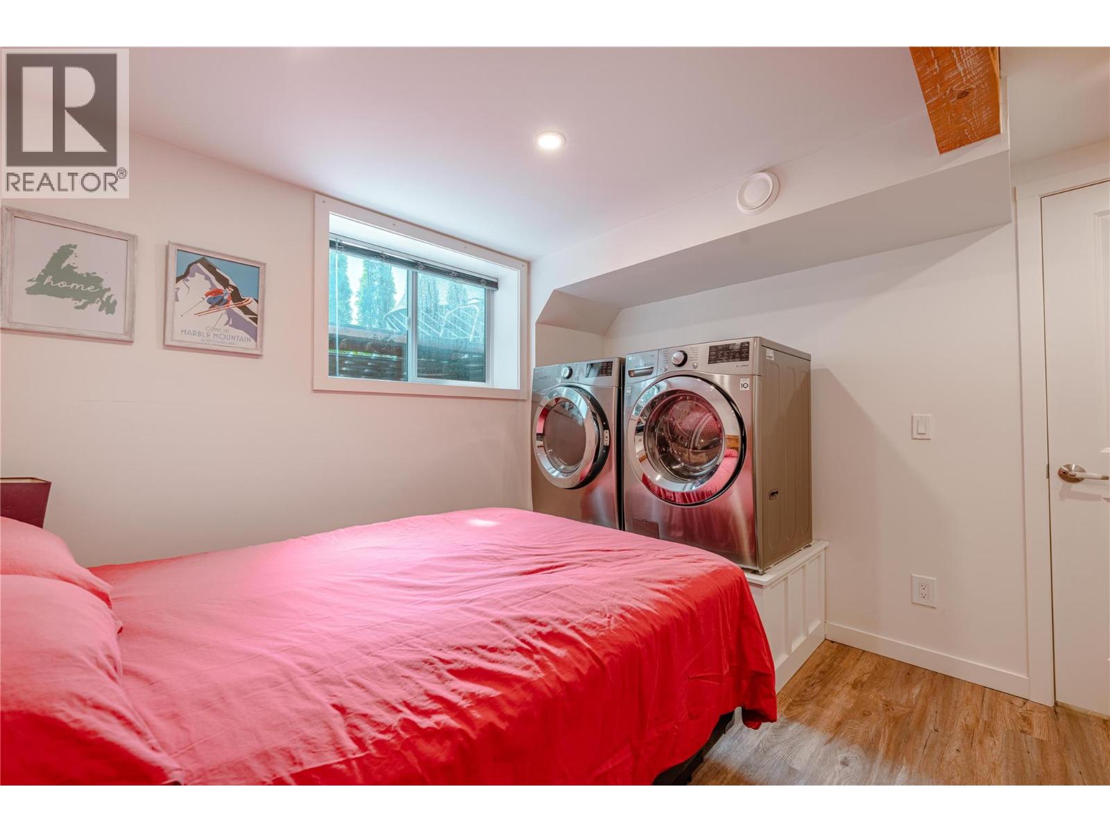 412 Third Street E, Revelstoke
