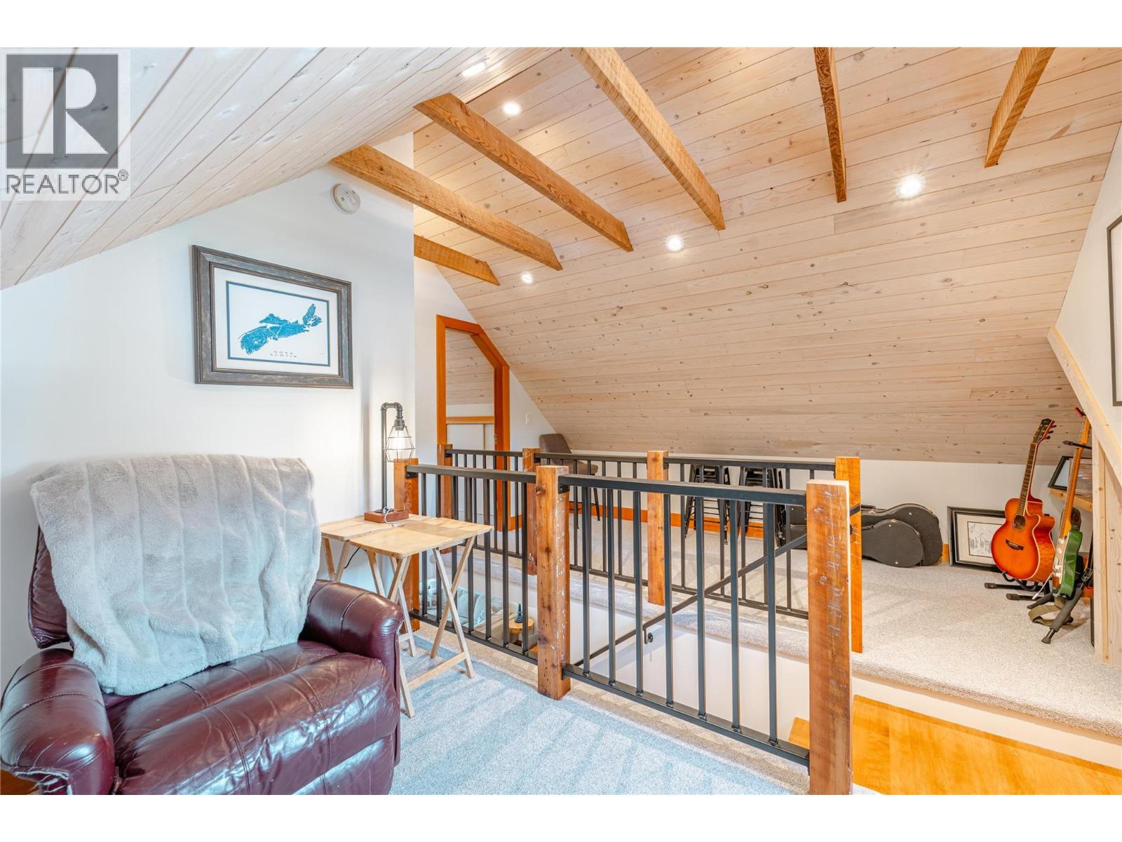 412 Third Street E, Revelstoke
