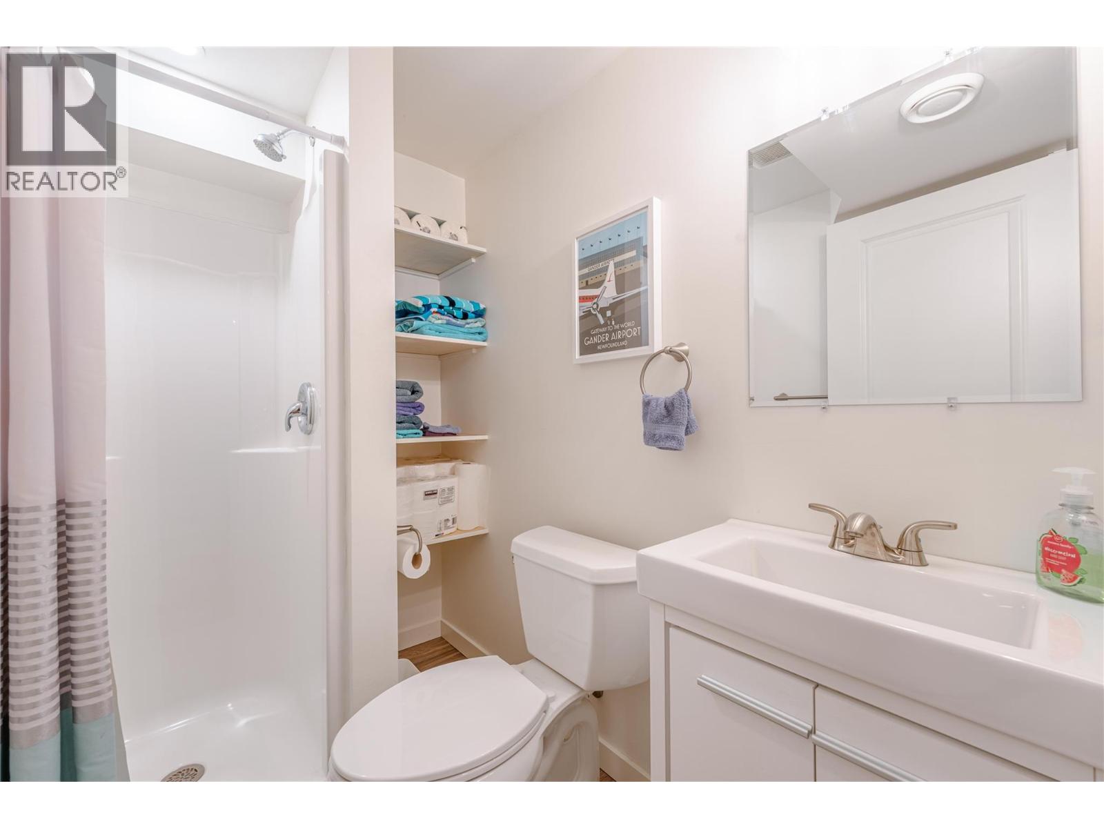 412 Third Street E, Revelstoke