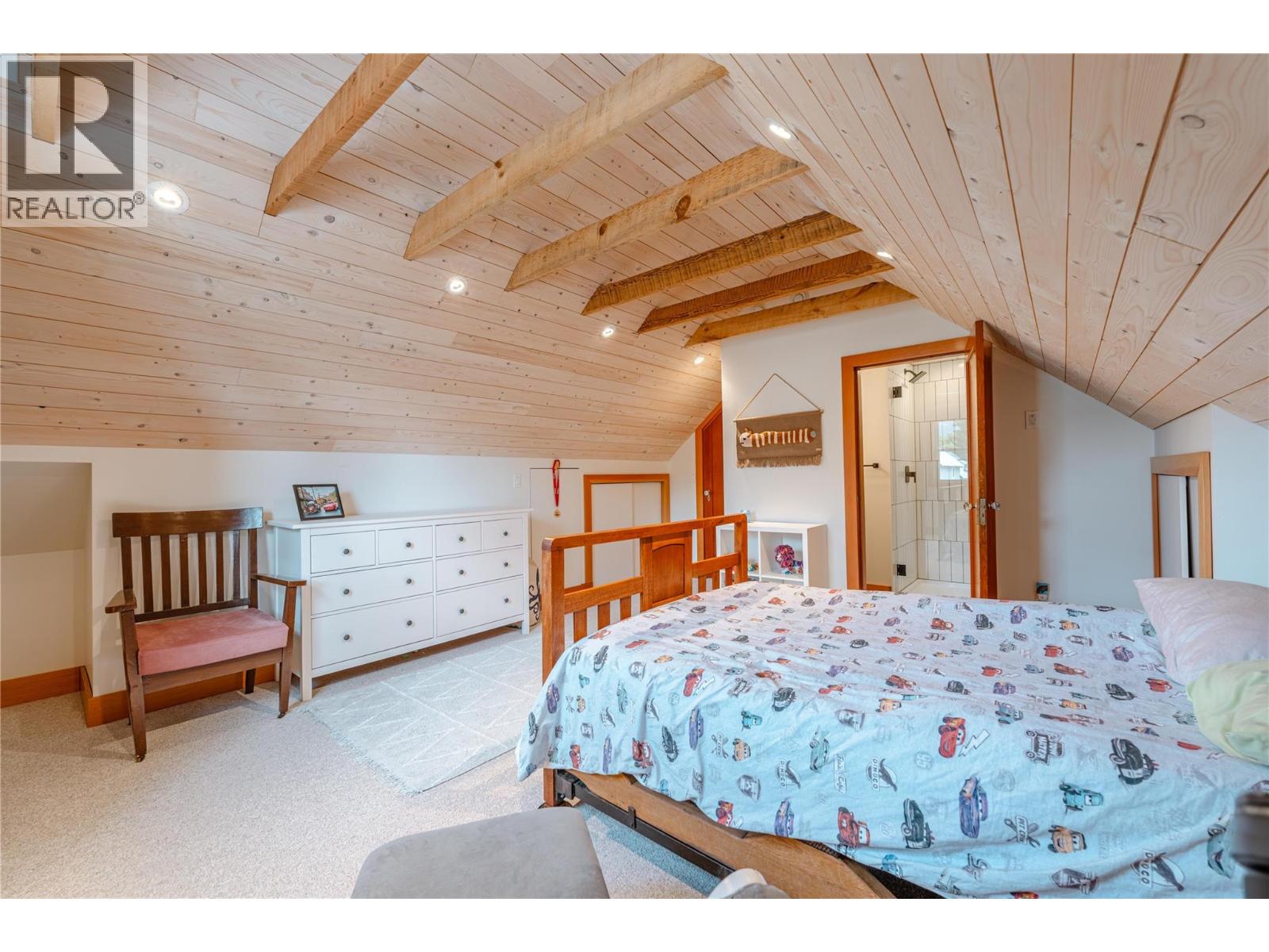 412 Third Street E, Revelstoke
