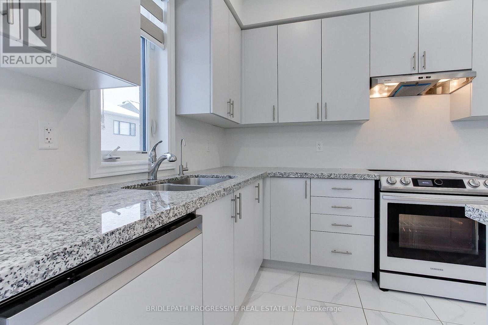 145 TERRY FOX DRIVE - 10
