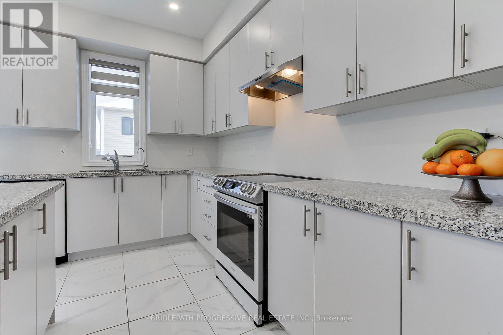 145 TERRY FOX DRIVE - 11