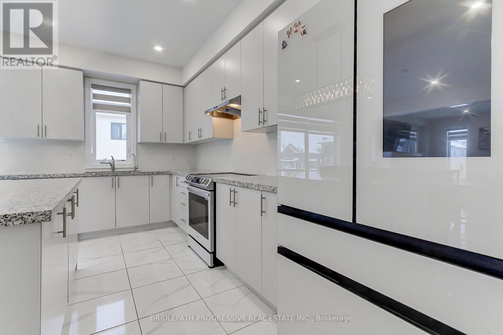145 TERRY FOX DRIVE - 12