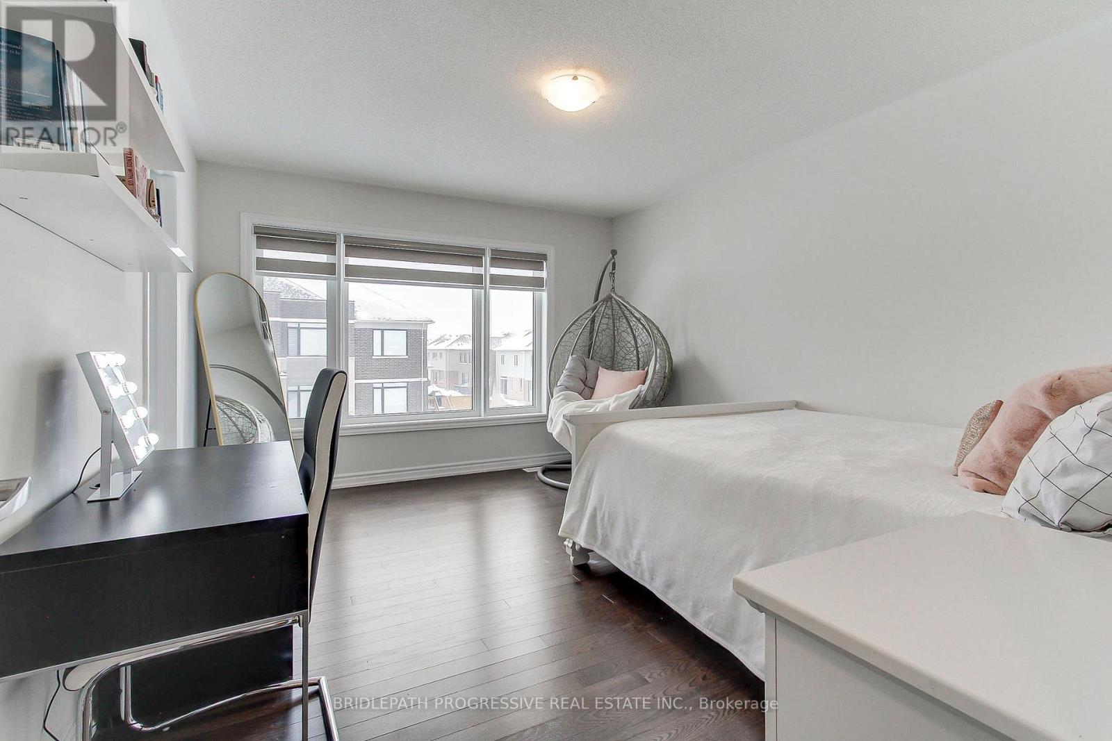 145 TERRY FOX DRIVE - 19