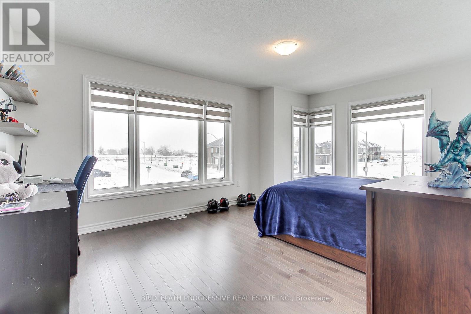 145 TERRY FOX DRIVE - 22