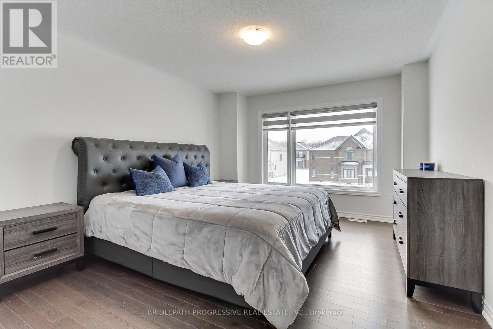 145 TERRY FOX DRIVE - 23