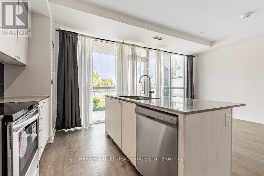 #4 60 GEORGE BUTCHART DRIVE - 11