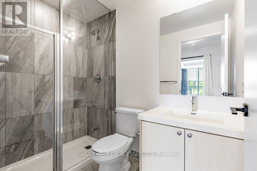 #4 60 GEORGE BUTCHART DRIVE - 16