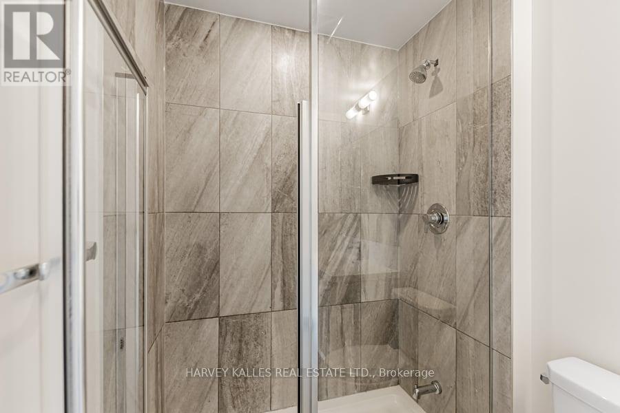 #4 60 GEORGE BUTCHART DRIVE - 20