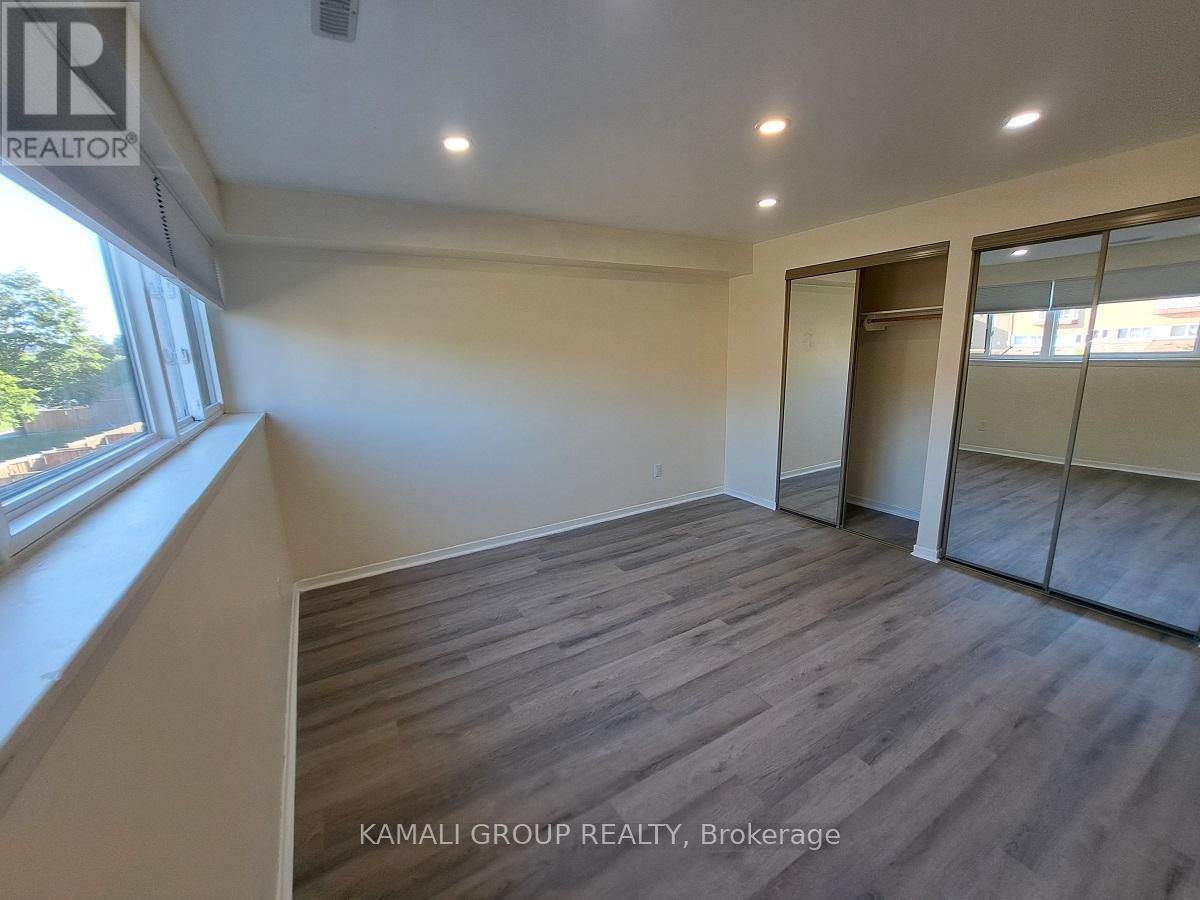 262 JOHN GARLAND BOULEVARD - Image 10