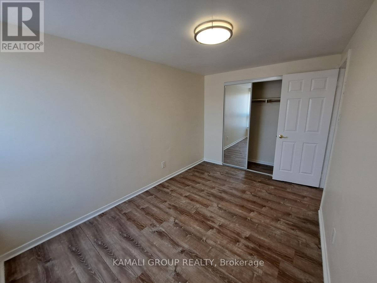 262 JOHN GARLAND BOULEVARD - Image 13