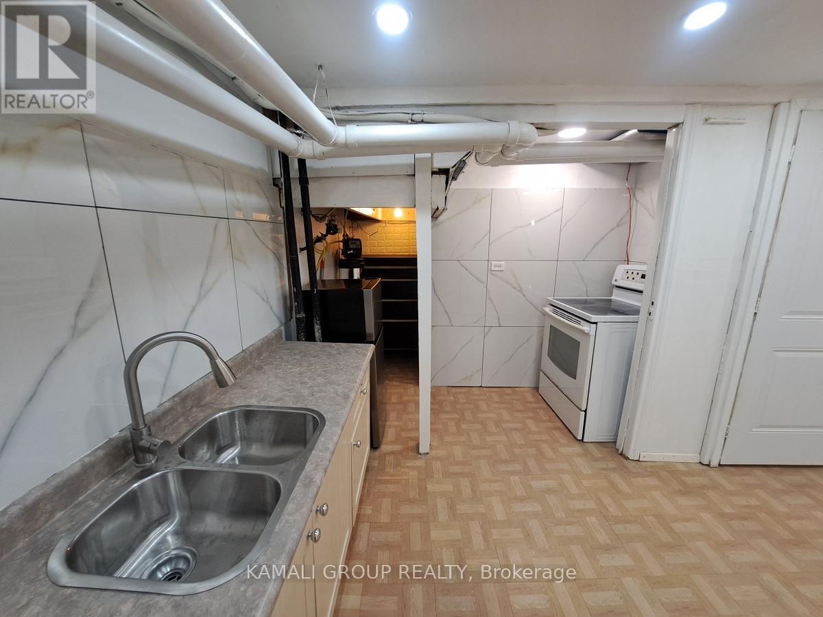 262 JOHN GARLAND BOULEVARD - Image 23