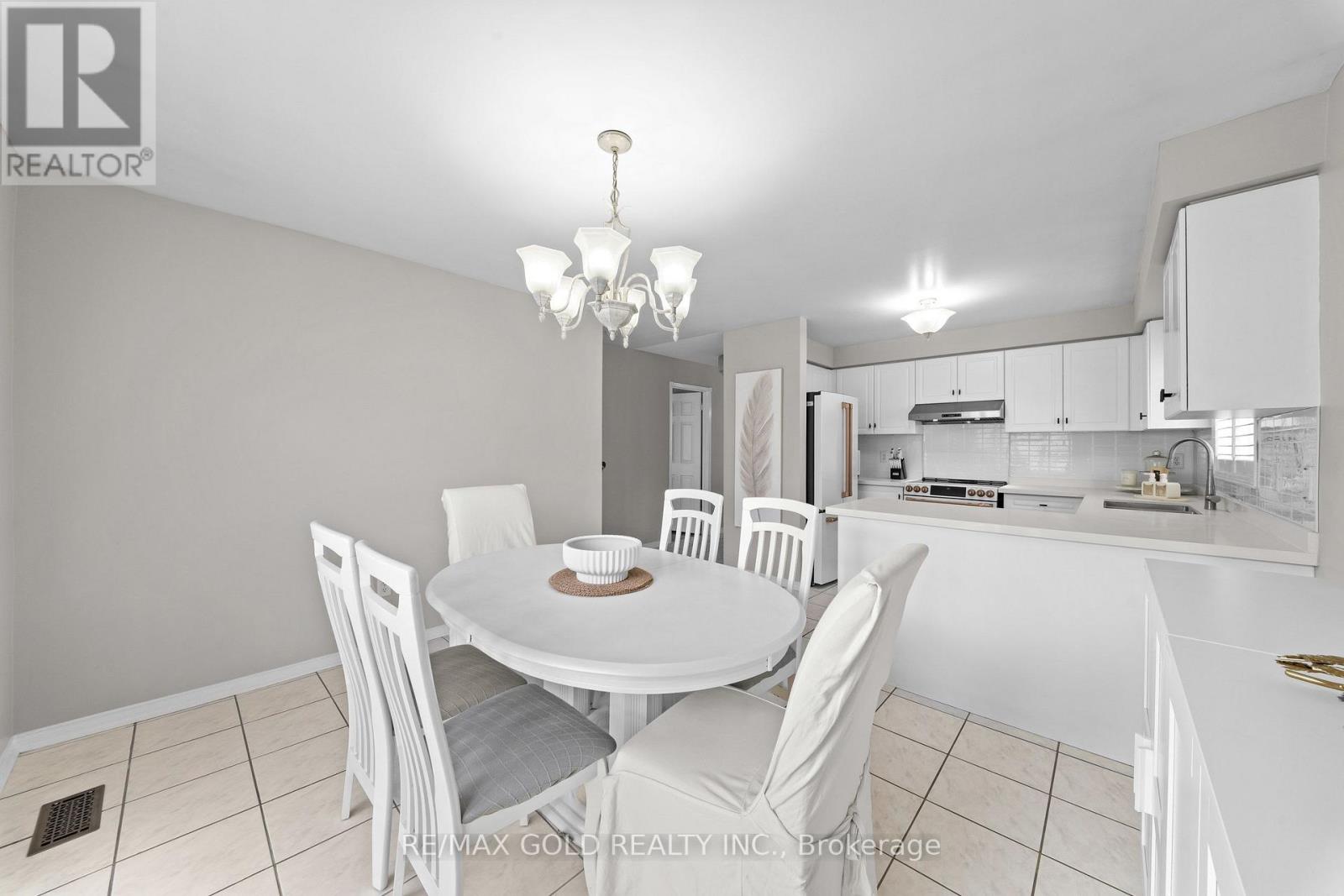24 FLETCHERS CREEK BOULEVARD - 17